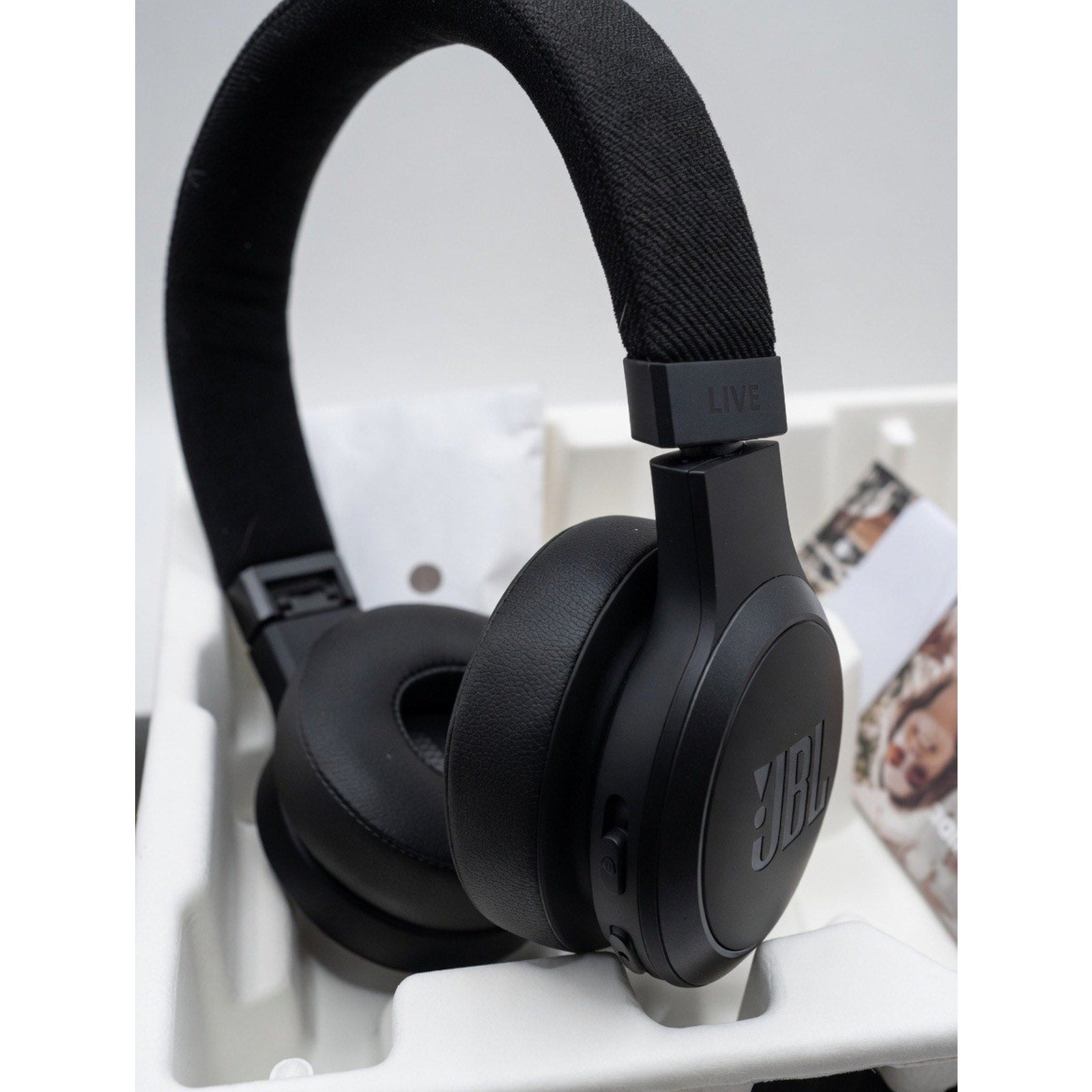 JBL Live 675NC Wireless Over-Ear Headphones Noise Cancelling Bluetooth Headset