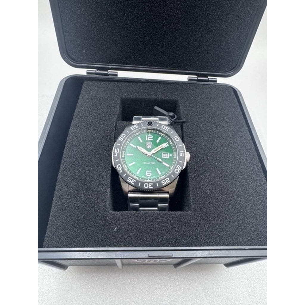 Luminox Pacific Diver Green Dial Tritium Stainless Mens 44mm SWISS Watch XS.3137