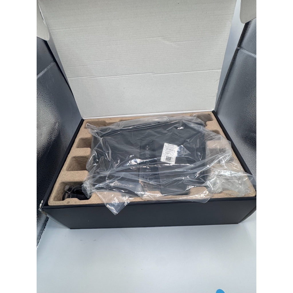 NETGEAR Nighthawk AX6 6-Stream AX5400 WiFi 6 Dual-Band Router Black RAX50-100NAS