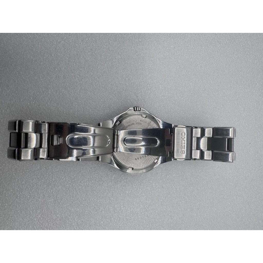 Seiko blue Lightweight Titanium 8F32-0220 Perpetual Steel Bracelet