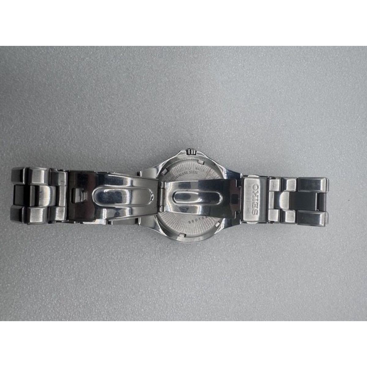 Seiko blue Lightweight Titanium 8F32-0220 Perpetual Steel Bracelet