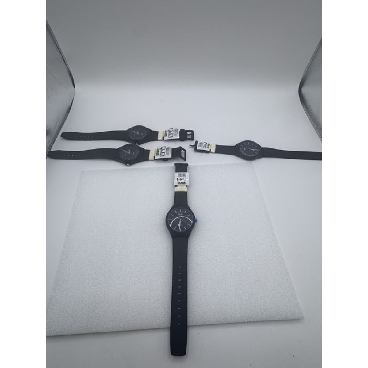 Brand new Q&Q by CITIZEN 10 Bar Water Resistant Men's Watch VR28J026Y