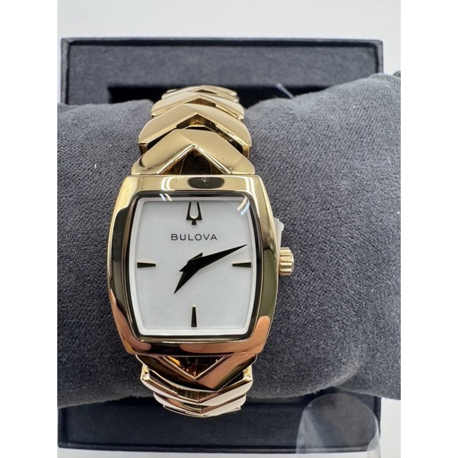 NEW RARE Bulova Classic Women's Mother of Pearl Dial Quartz Watch 97L183