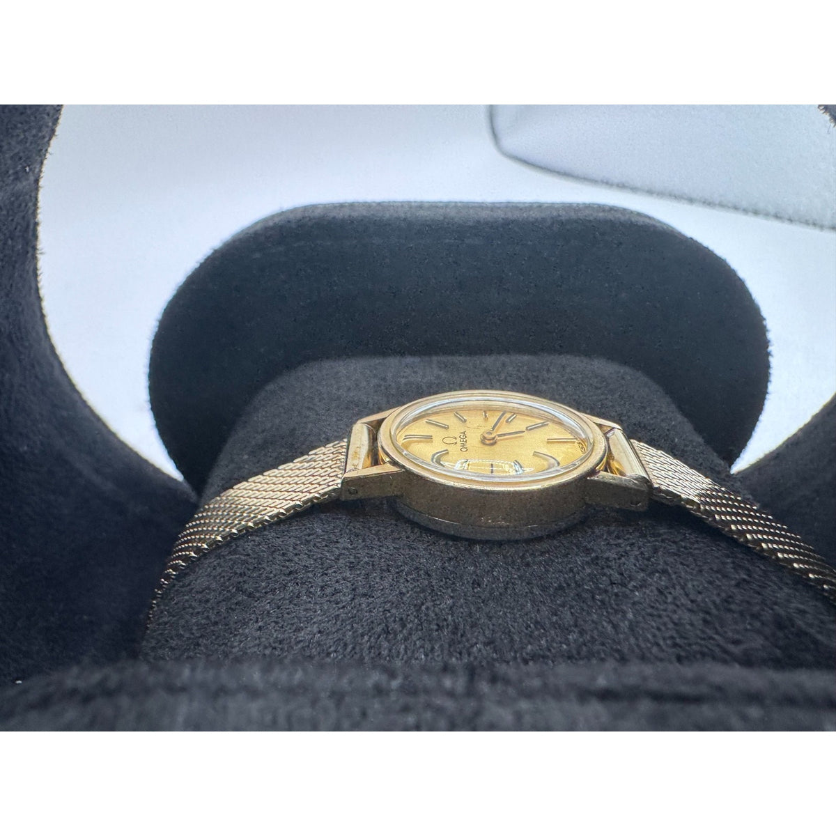 OMEGA Women's Vintage Oval Manual Mechanical Champagne Dial Gold Mesh Bracelet