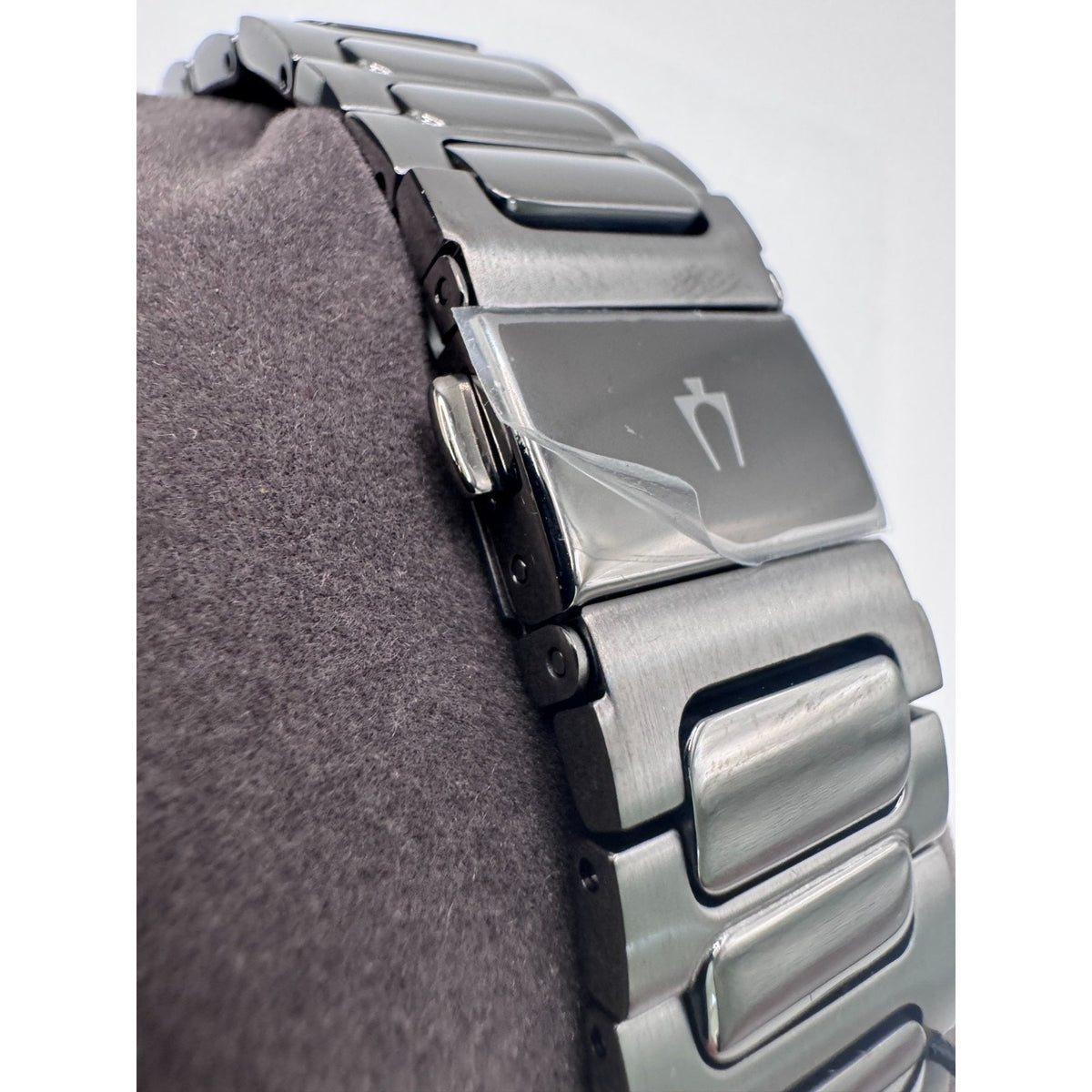 Bulova Diamond Mens Gray Stainless Steel Bracelet Watch 98d162 RETAIL $395