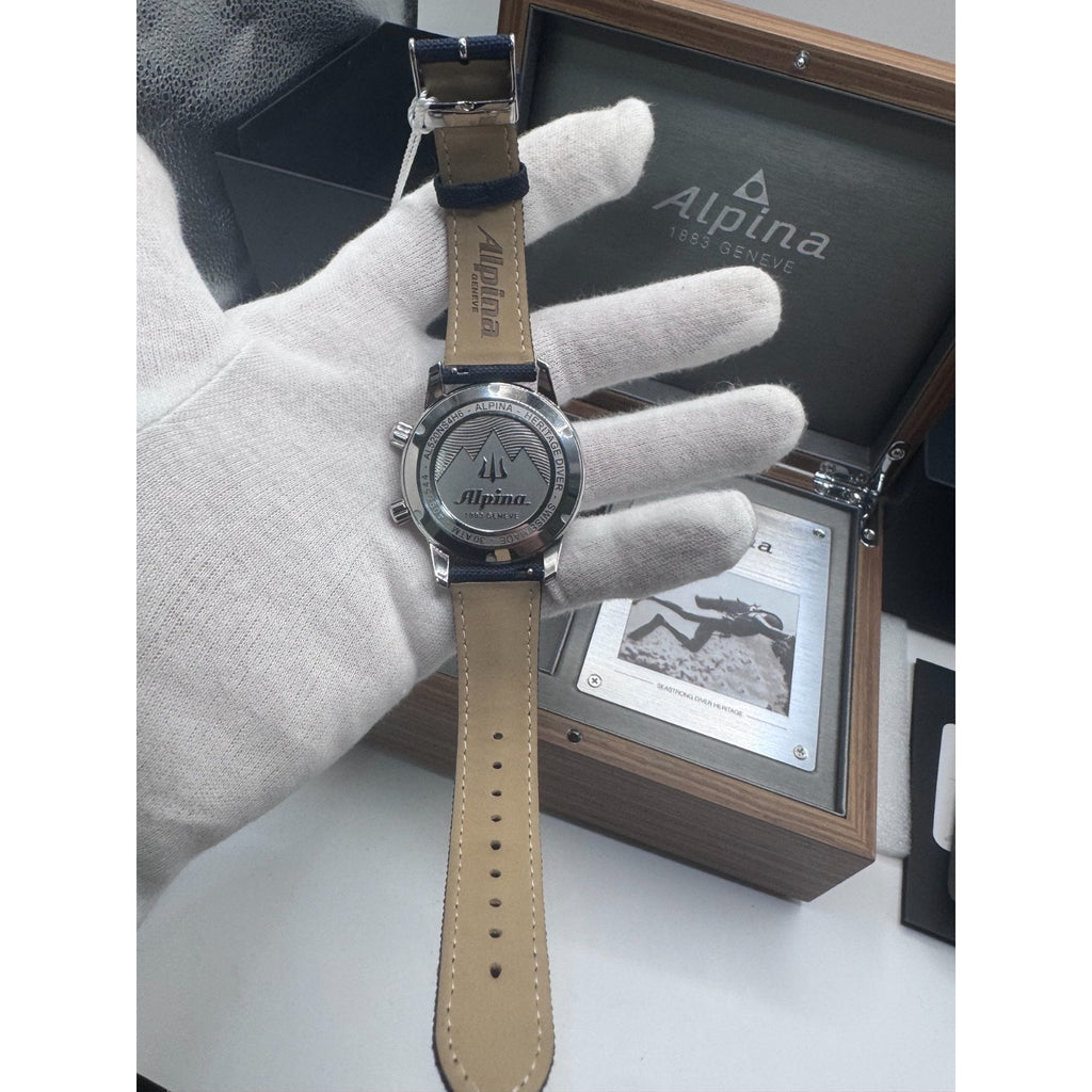 Swiss Alpina Seastrong Diver 300 Heritage Automatic 42mm Mens Watch AL-520NS4H6