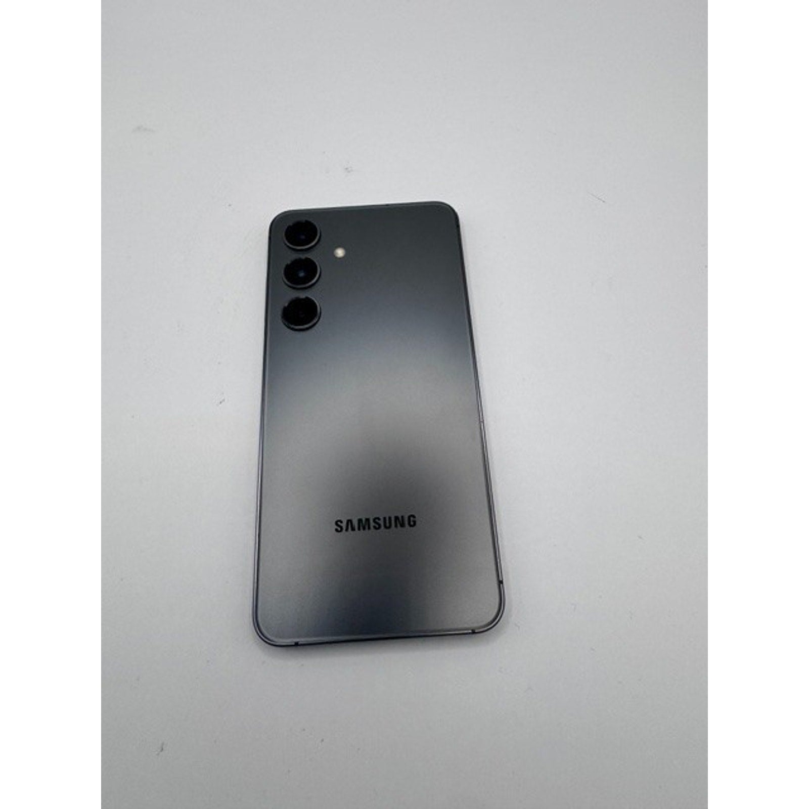 Samsung Galaxy S24 128GB S921U Fully Unlocked - Excellent condition