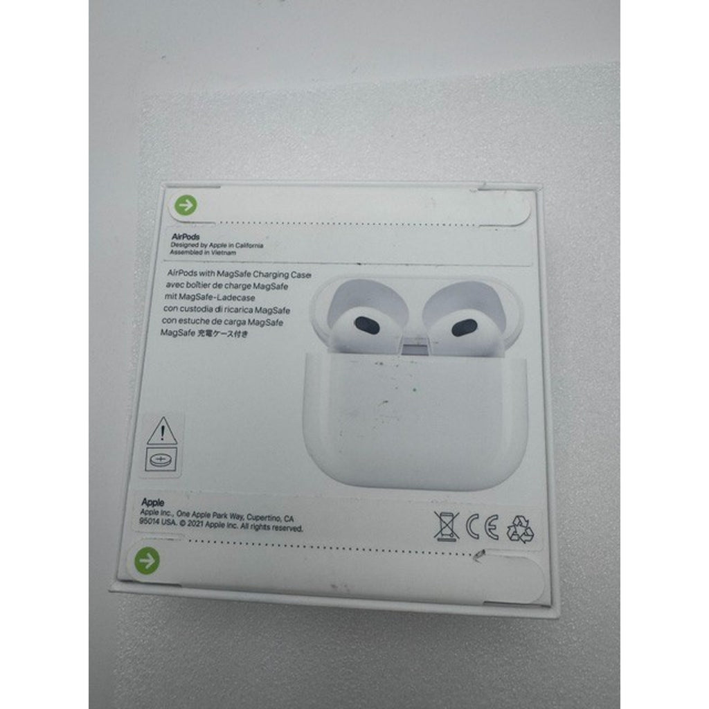 New SEALED Apple AirPods 3rd Generation w/ Wireless Charging Case