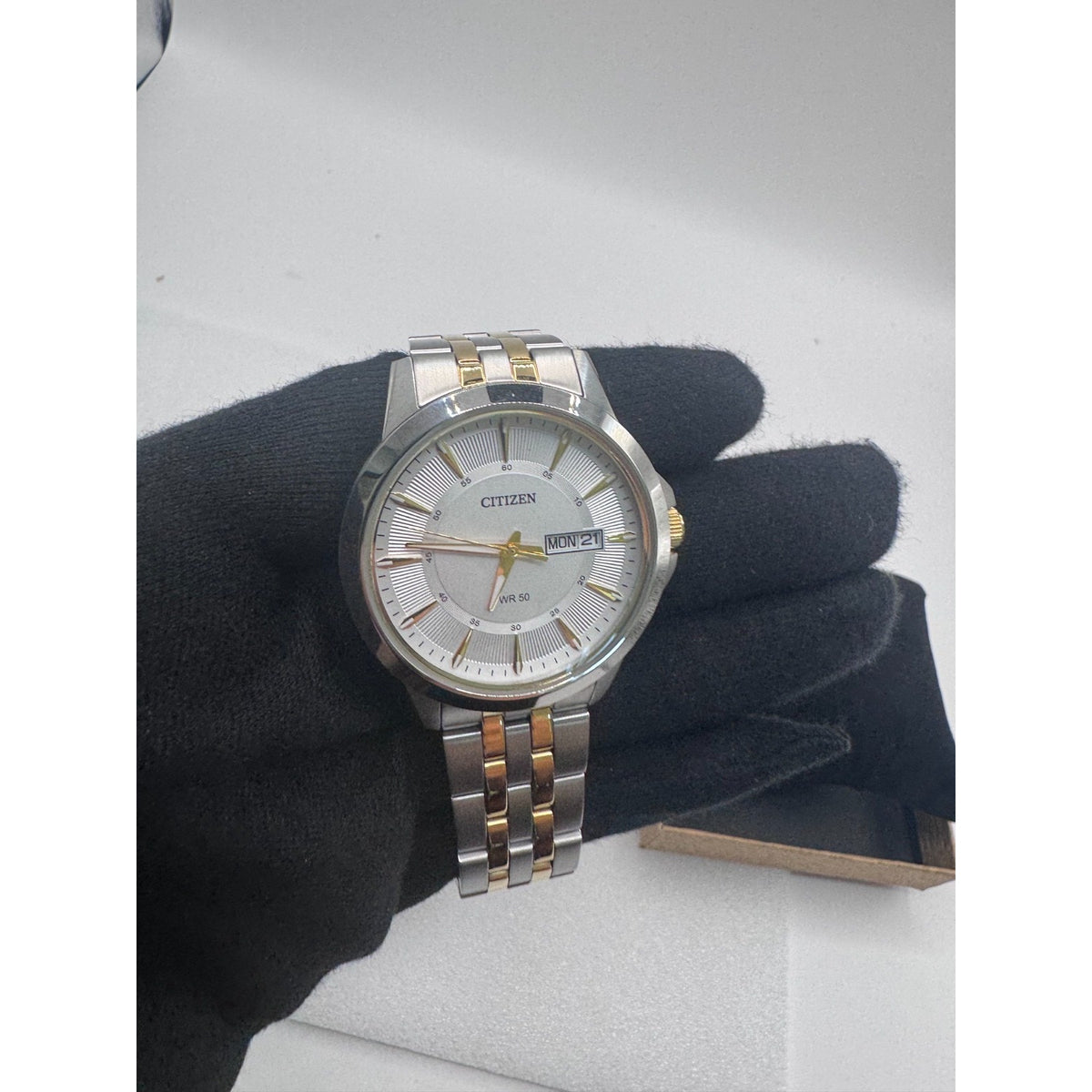 Bulova Men's Classic Date Indicator Quartz Silver Watch 41MM 98B440 $450 RETAIL