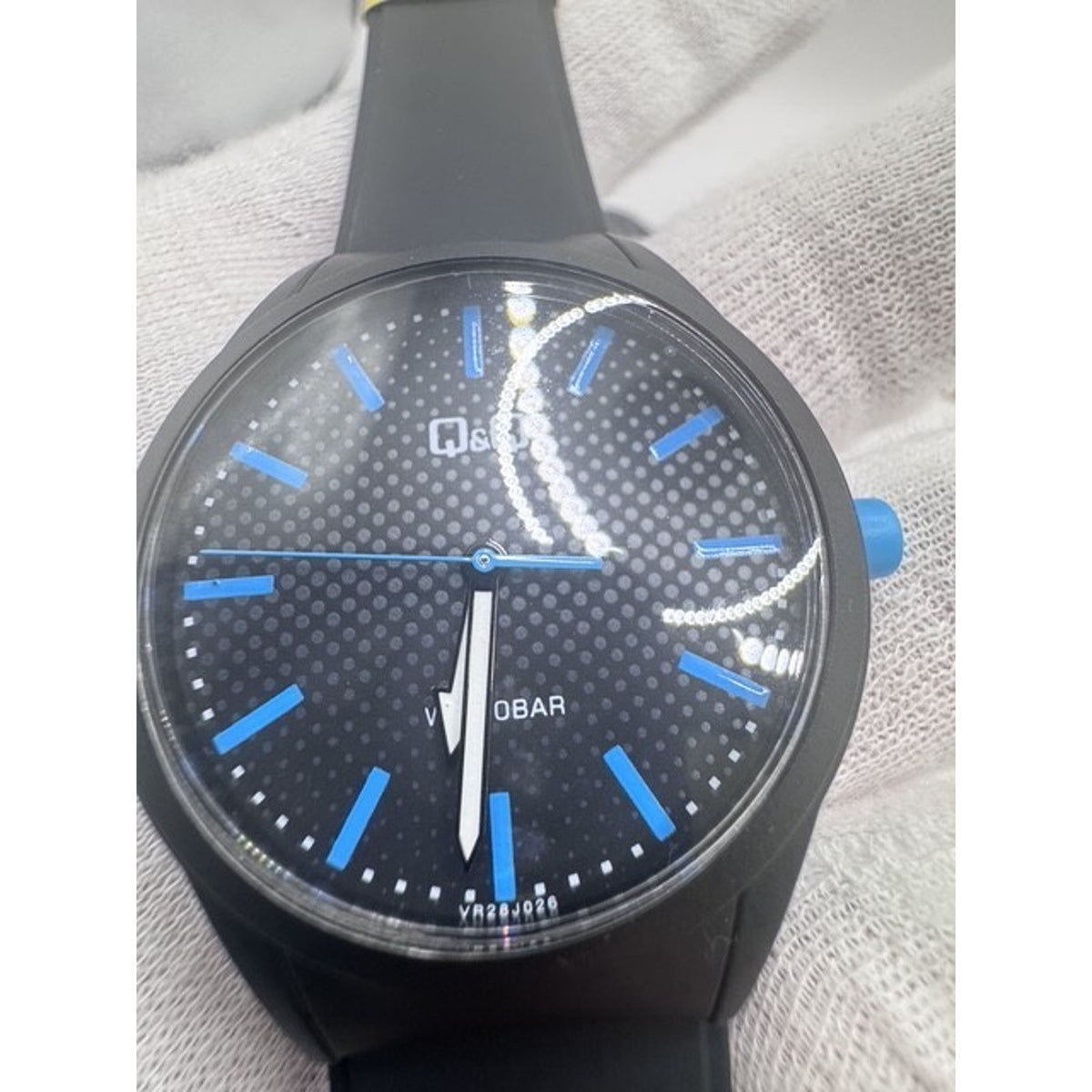 Brand new Q&Q by CITIZEN 10 Bar Water Resistant Men's Watch VR28J026Y