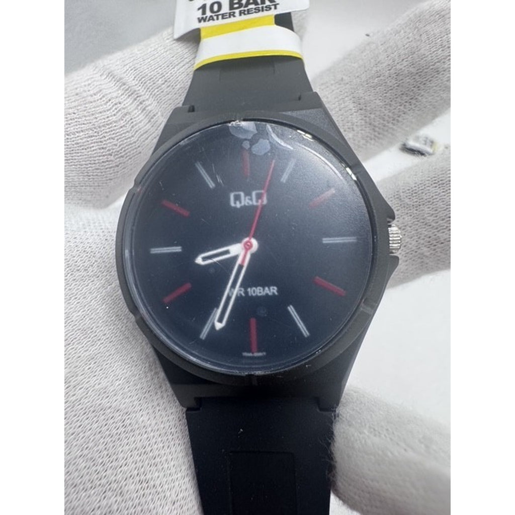 Brand new stickers Q&Q by CITIZEN 10 Bar Water Resistant Men's Watch v04a-003vy