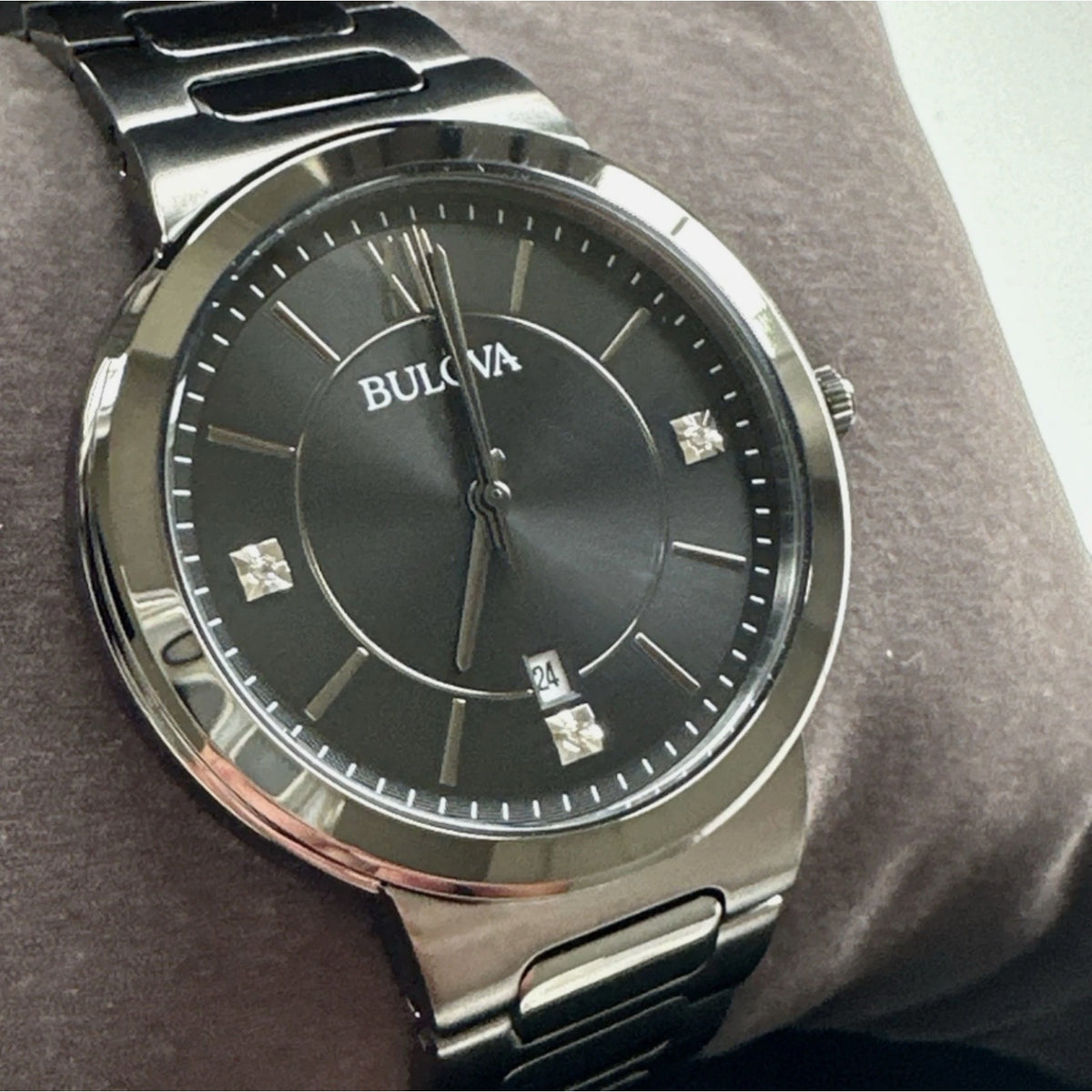 Bulova Mens Watch 98D162 Quartz Gunmetal Black Diamond Dial Stainless Steel 41mm