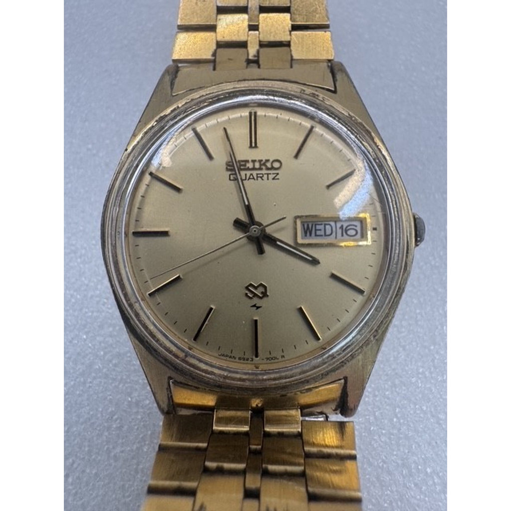 RARE VINTAGE SEIKO SQ 6923-7000 QUARTZ DAY/DATE GOLD ON GOLD JAPAN WATCH