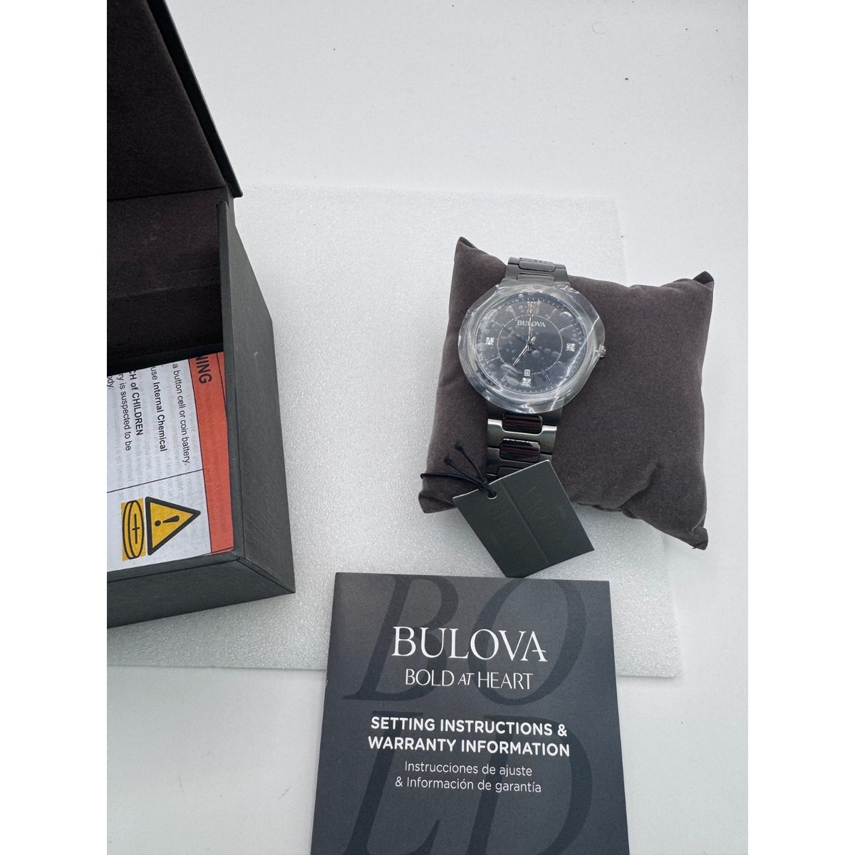 Bulova Diamond Mens Gray Stainless Steel Bracelet Watch 98d162 RETAIL $395