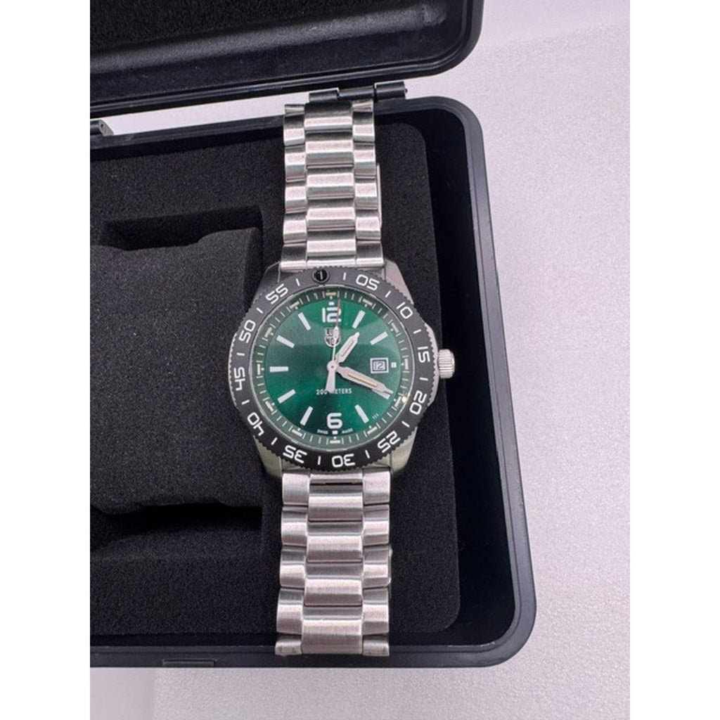 Swiss Luminox XS.3137 Pacific Diver Green Dial Tritium Stainless Mens 44mm Watch