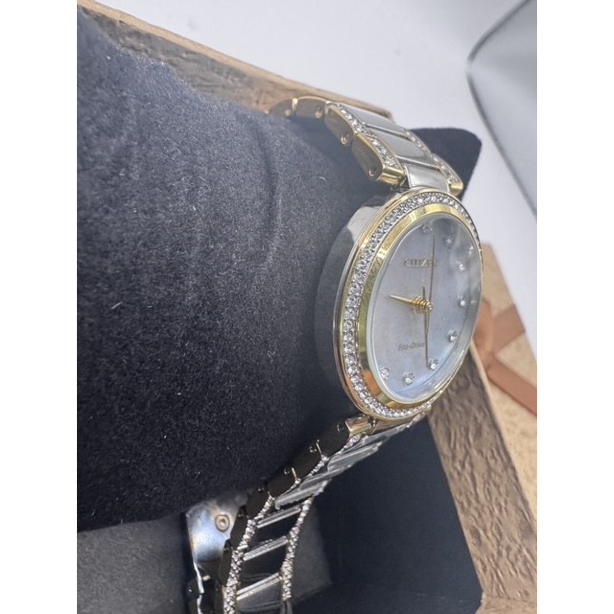 RARE Citizen Silhouette Crystal MOP Dial Ladies Watch EM0844-58D