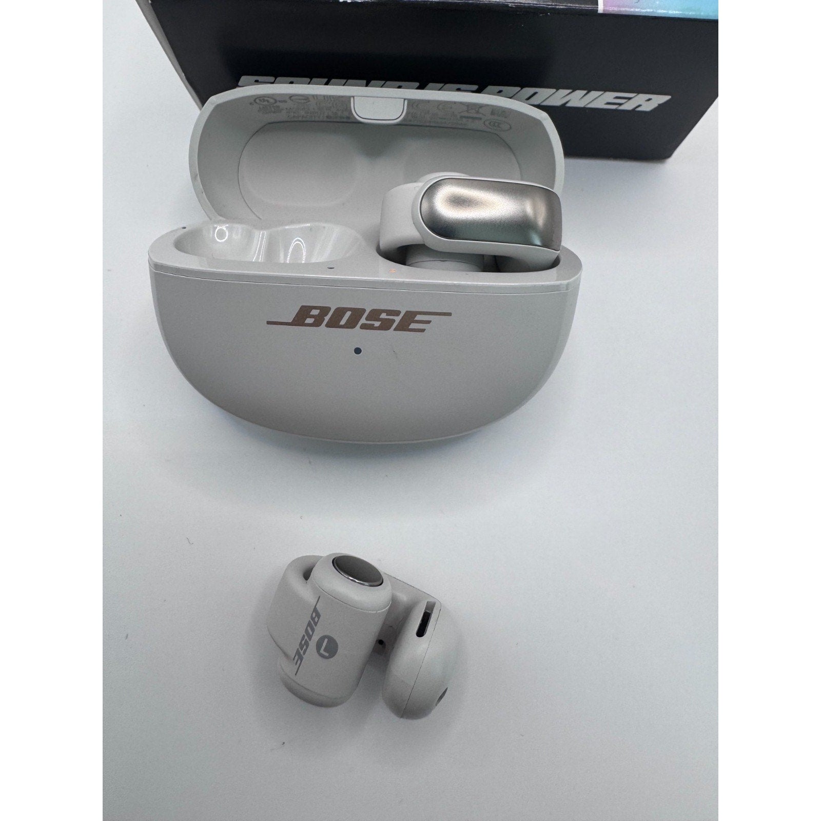 Bose Ultra Open Earbuds Bluetooth Open Ear Earbuds with OpenAudio Clip-On White
