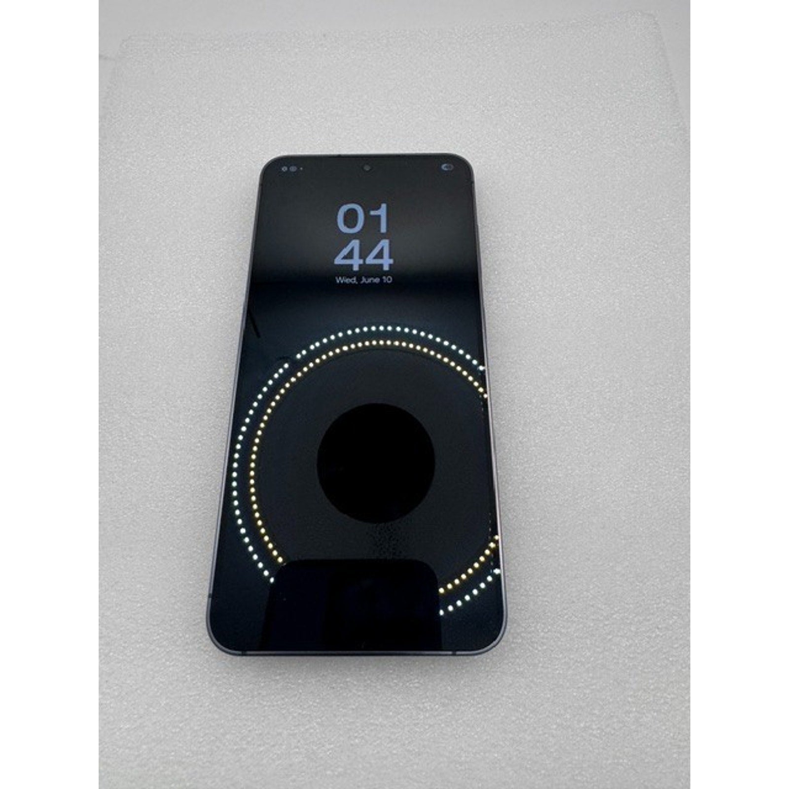 Samsung Galaxy S24 128GB S921U Fully Unlocked - Excellent condition