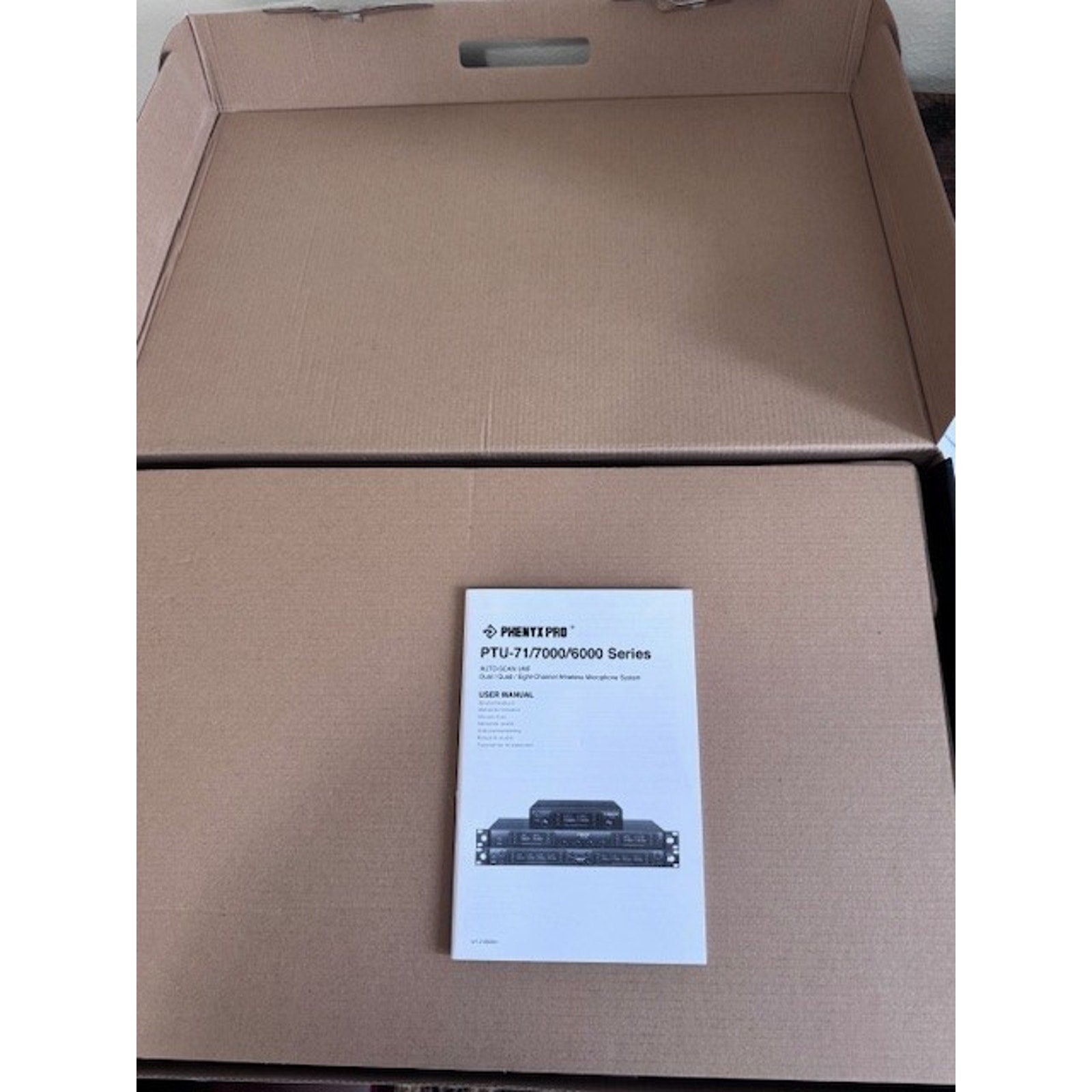 Phenyx Pro 4-Channel Wireless Microphone System, UHF Auto Scan PTU-7000-4B
