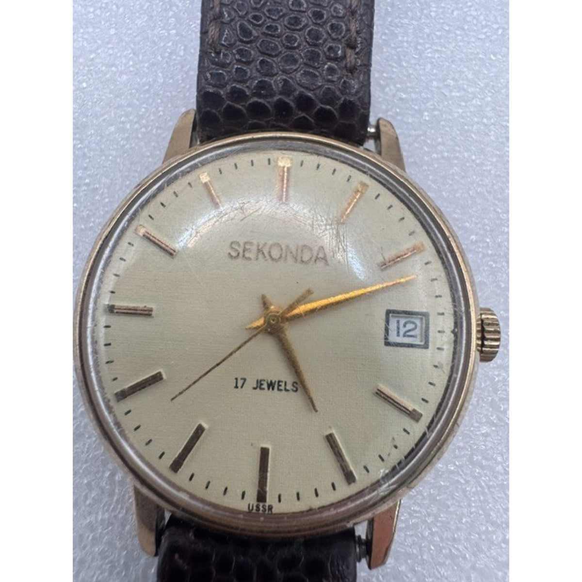 Vintage 1980s Sekonda 17 Jewels USSR Manual Wind Date Gold Plated Watch Running