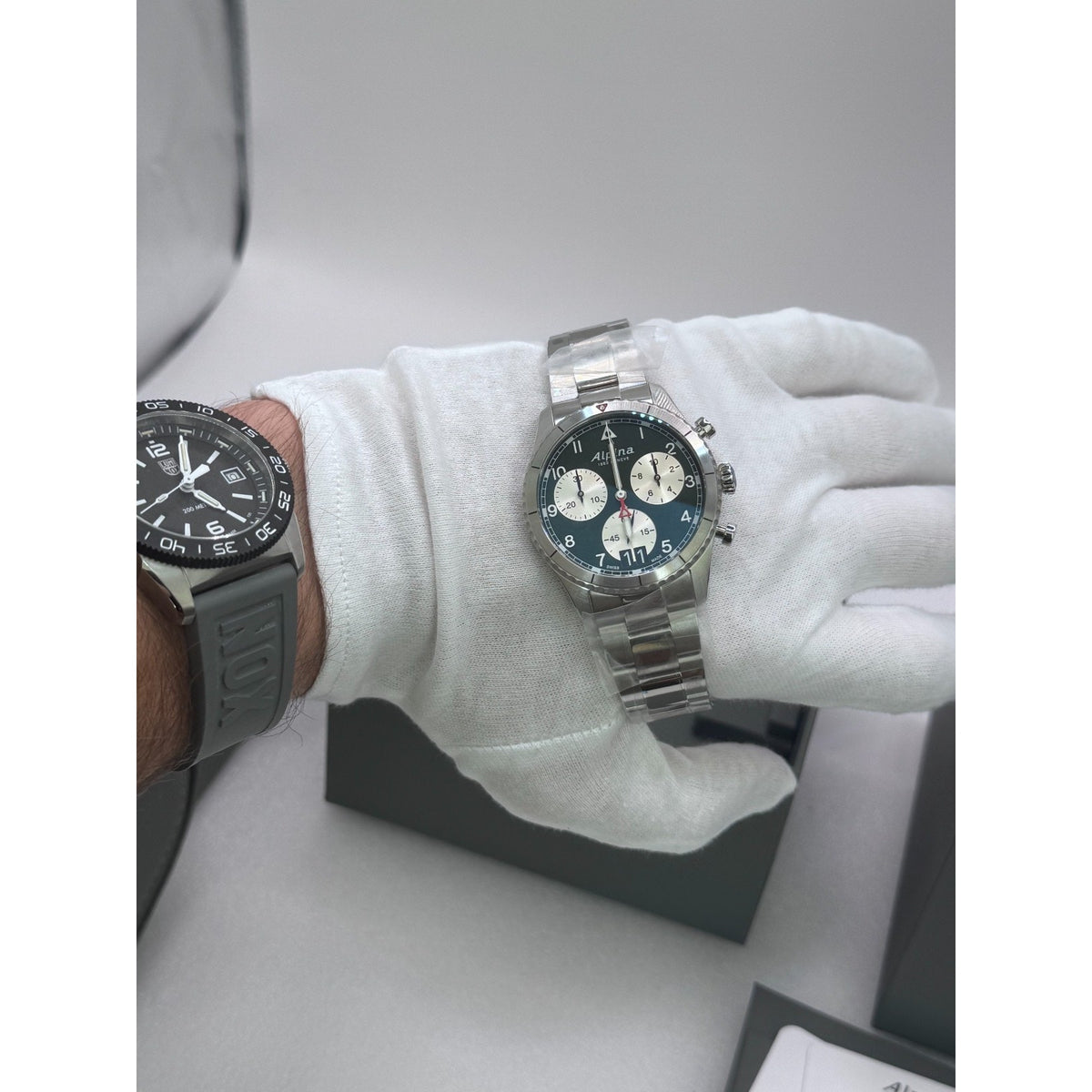 Alpina Startimer Pilot Chronograph AL-372WB4S26B Swiss Made Unworn Box