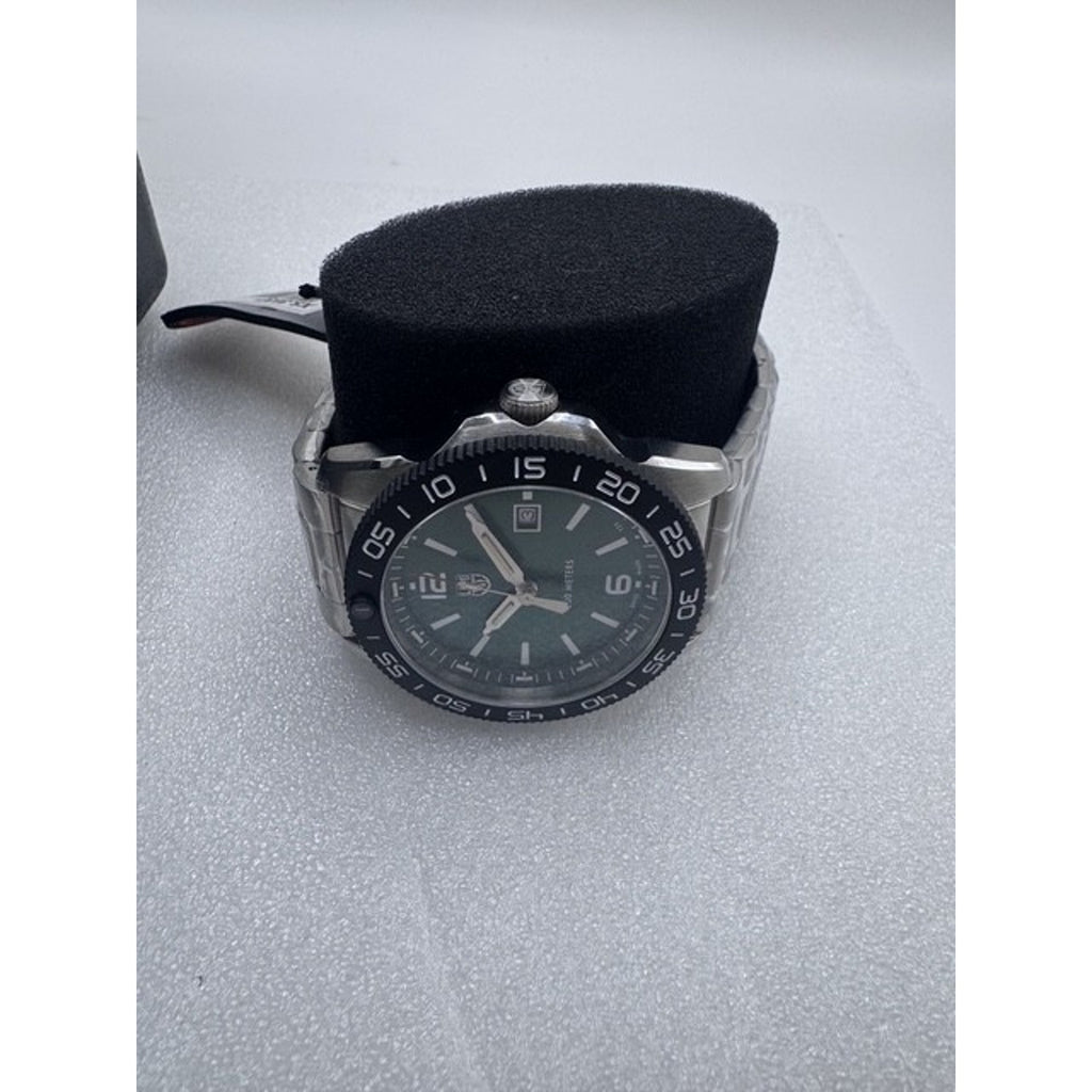 Luminox Pacific Diver Green Dial Tritium Stainless Mens 44mm SWISS Watch XS.3137