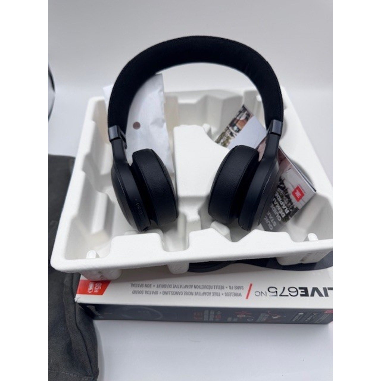 JBL Live 675NC Wireless Over-Ear Headphones Noise Cancelling Bluetooth Headset