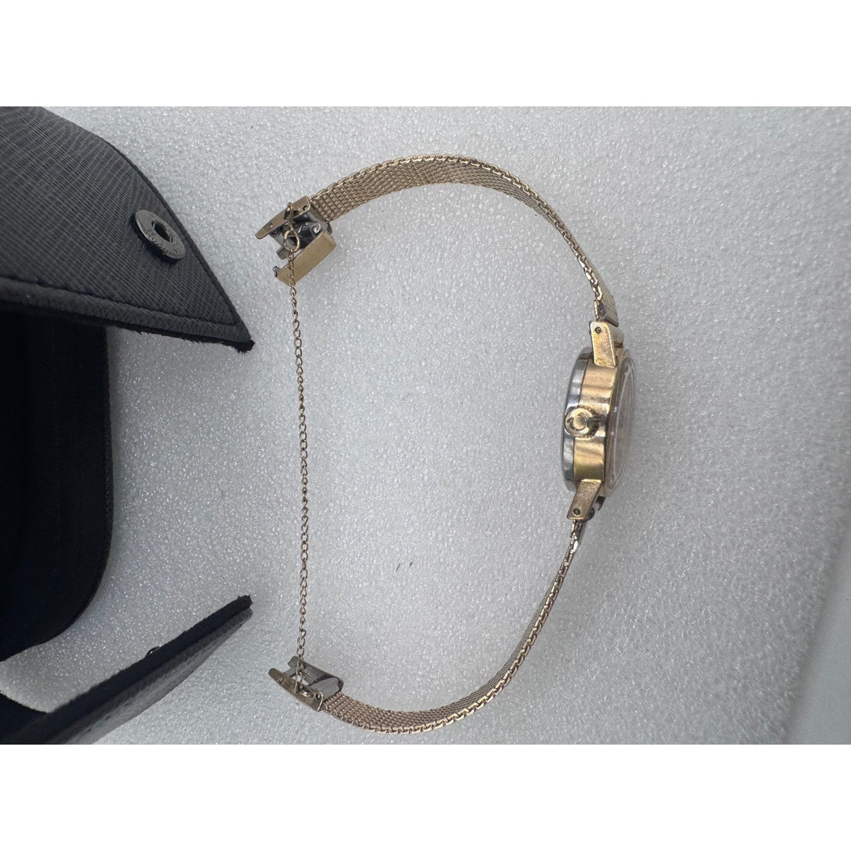 OMEGA Women's Vintage Oval Manual Mechanical Champagne Dial Gold Mesh Bracelet