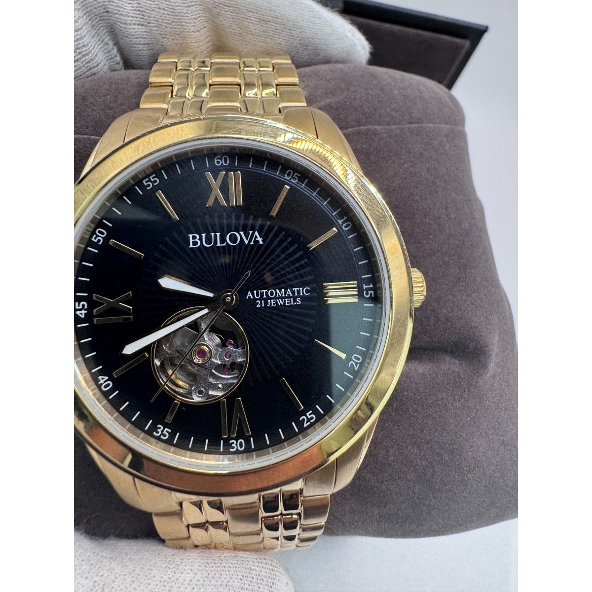 Bulova 97A132 WristwatchBulova Men's 97A132 Automatic Gold-Tone Bracelet
