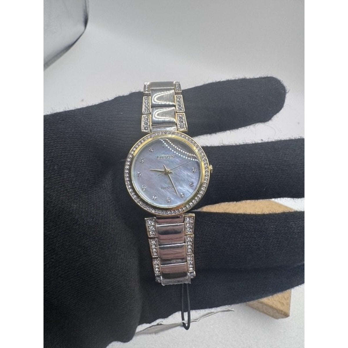 RARE Citizen Silhouette Crystal MOP Dial Ladies Watch EM0844-58D