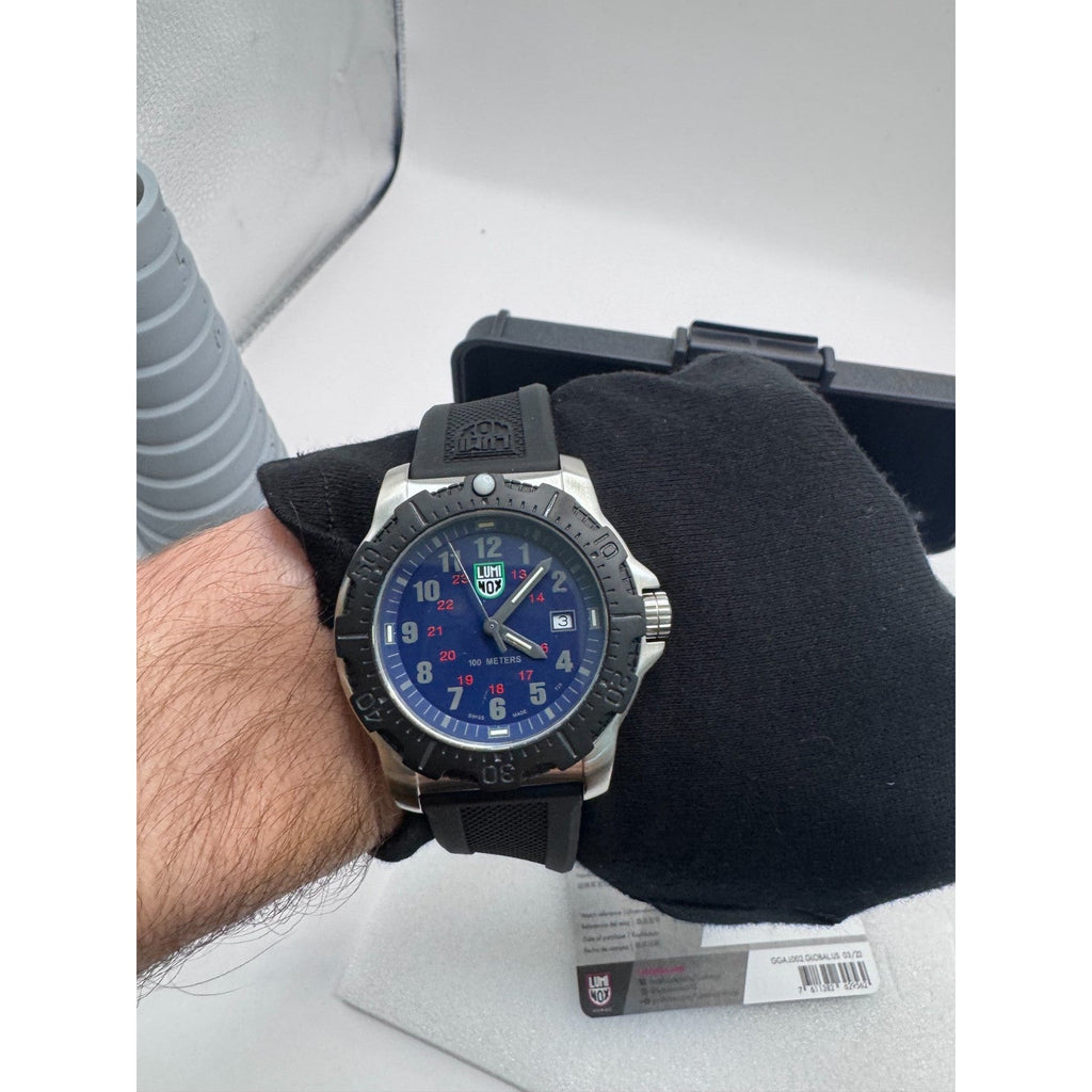 Luminox Men's Manta Ray Steel X2.2133 Blue Dial Polyurethane Watch