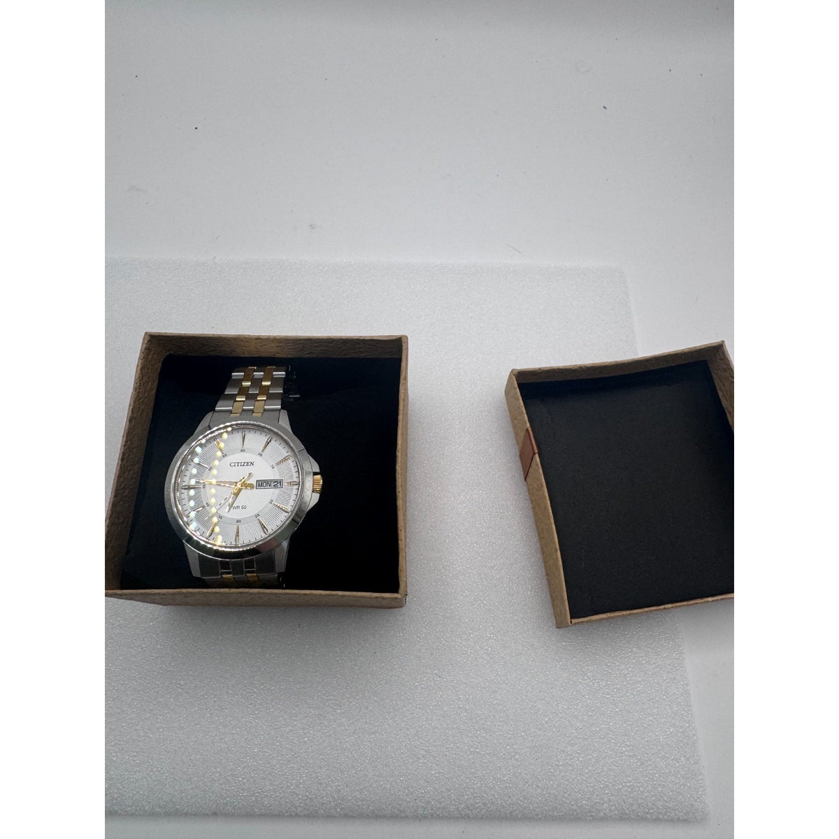 Bulova Men's Classic Date Indicator Quartz Silver Watch 41MM 98B440 $450 RETAIL